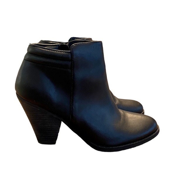 MIA BLACK LEATHER ANKLE BOOTIES CONE HEEL CHUNKY HEEL BOOTS BLACK SIDE ZIP 10 - Picture 9 of 15